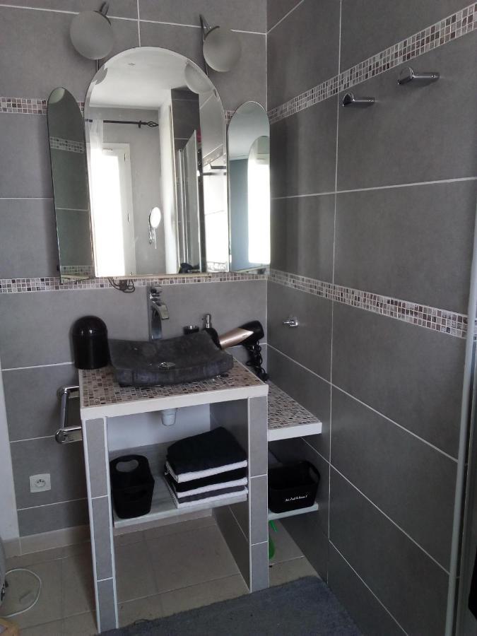 Les Coronilles Bed & Breakfast Beaucaire  Eksteriør bilde