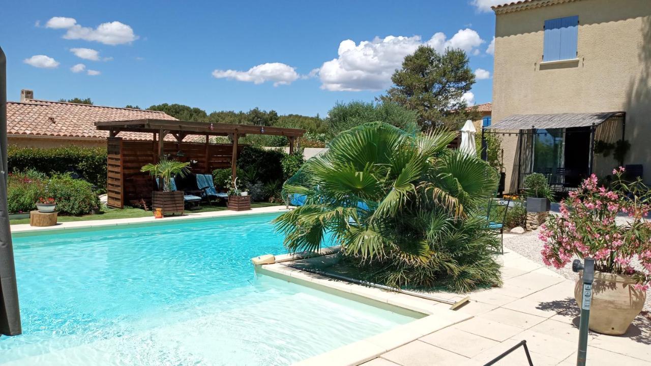 Les Coronilles Bed & Breakfast Beaucaire  Eksteriør bilde