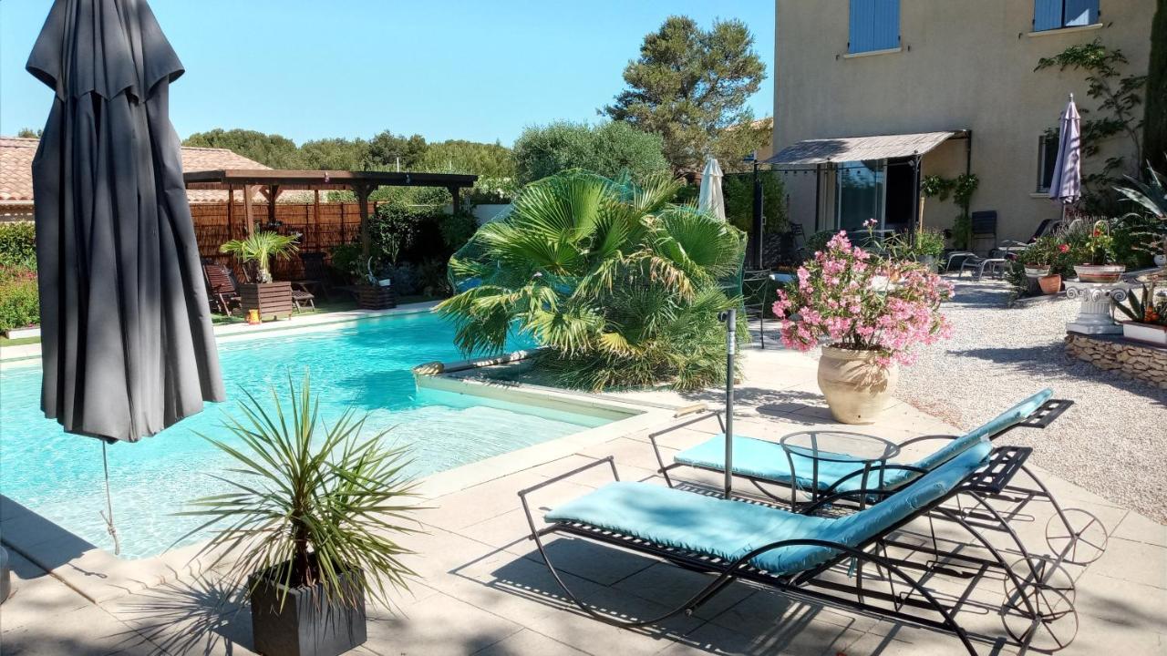 Les Coronilles Bed & Breakfast Beaucaire  Eksteriør bilde