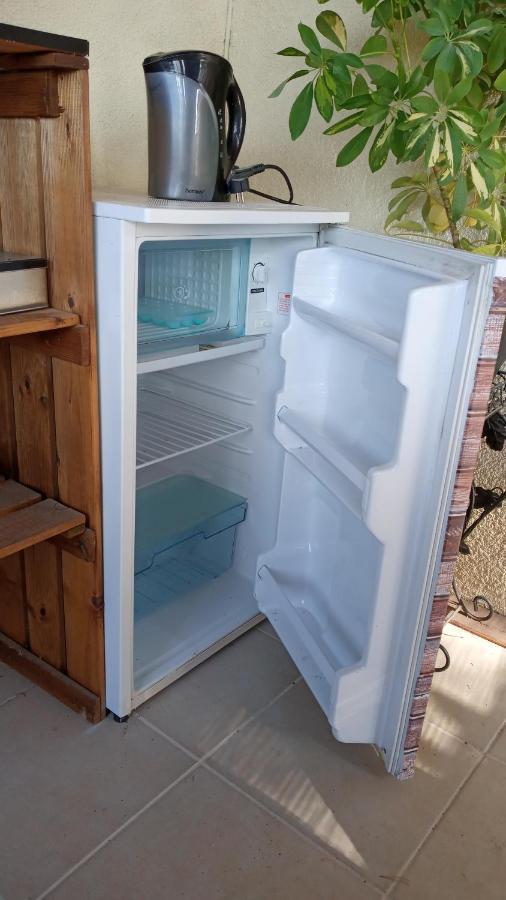 Les Coronilles Bed & Breakfast Beaucaire  Eksteriør bilde