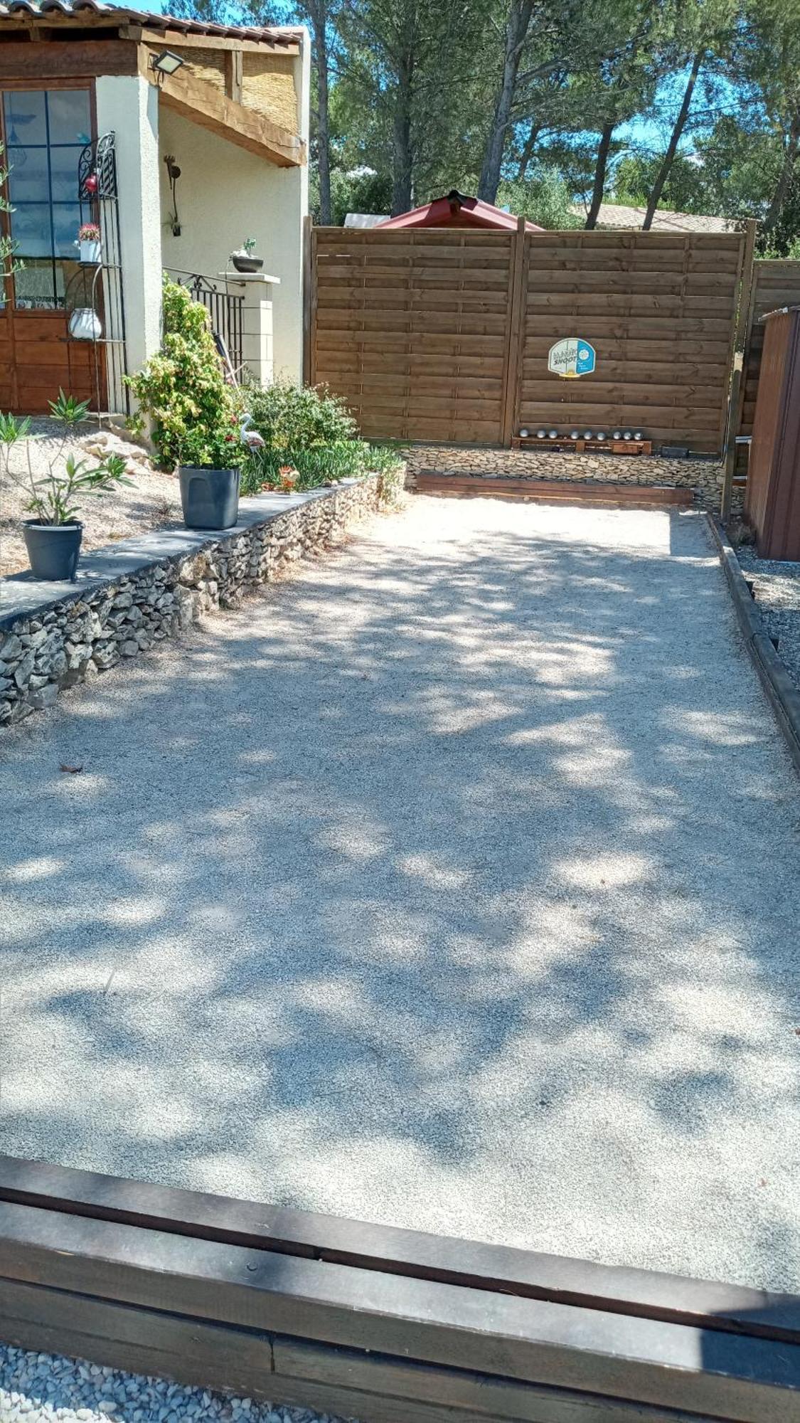 Les Coronilles Bed & Breakfast Beaucaire  Rom bilde