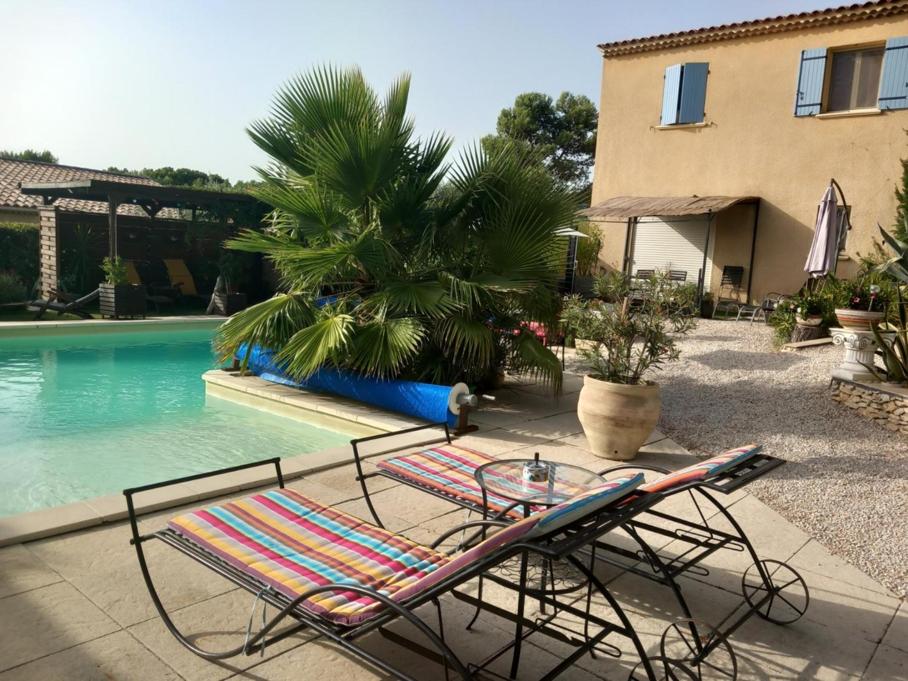 Les Coronilles Bed & Breakfast Beaucaire  Eksteriør bilde